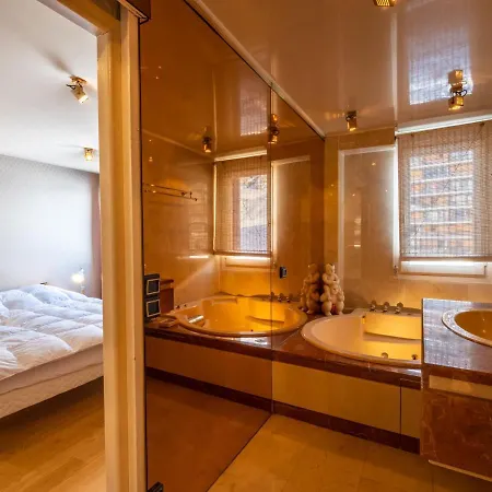 Spacieux 3 Pieces Avec Balcon, Proche Pistes Et Commerces, Wifi Inclus - Fr-1-502-481 Apartment *